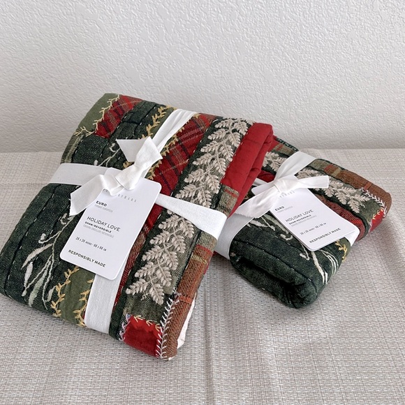 🎄Pottery Barn🎄2 Holiday Love Reversible Euro Shams - Picture 9 of 11